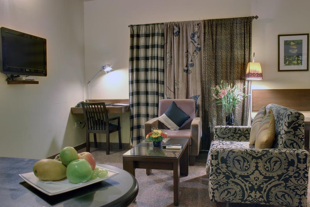 Justa Indiranagar Aparthotel Bangalore Exteriör bild