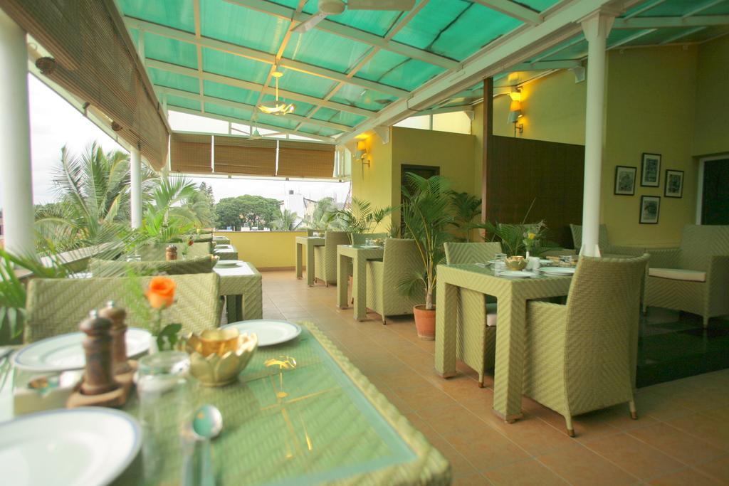 Justa Indiranagar Aparthotel Bangalore Exteriör bild