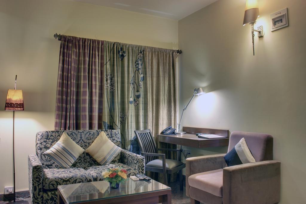 Justa Indiranagar Aparthotel Bangalore Exteriör bild