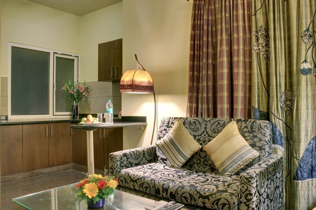 Justa Indiranagar Aparthotel Bangalore Exteriör bild