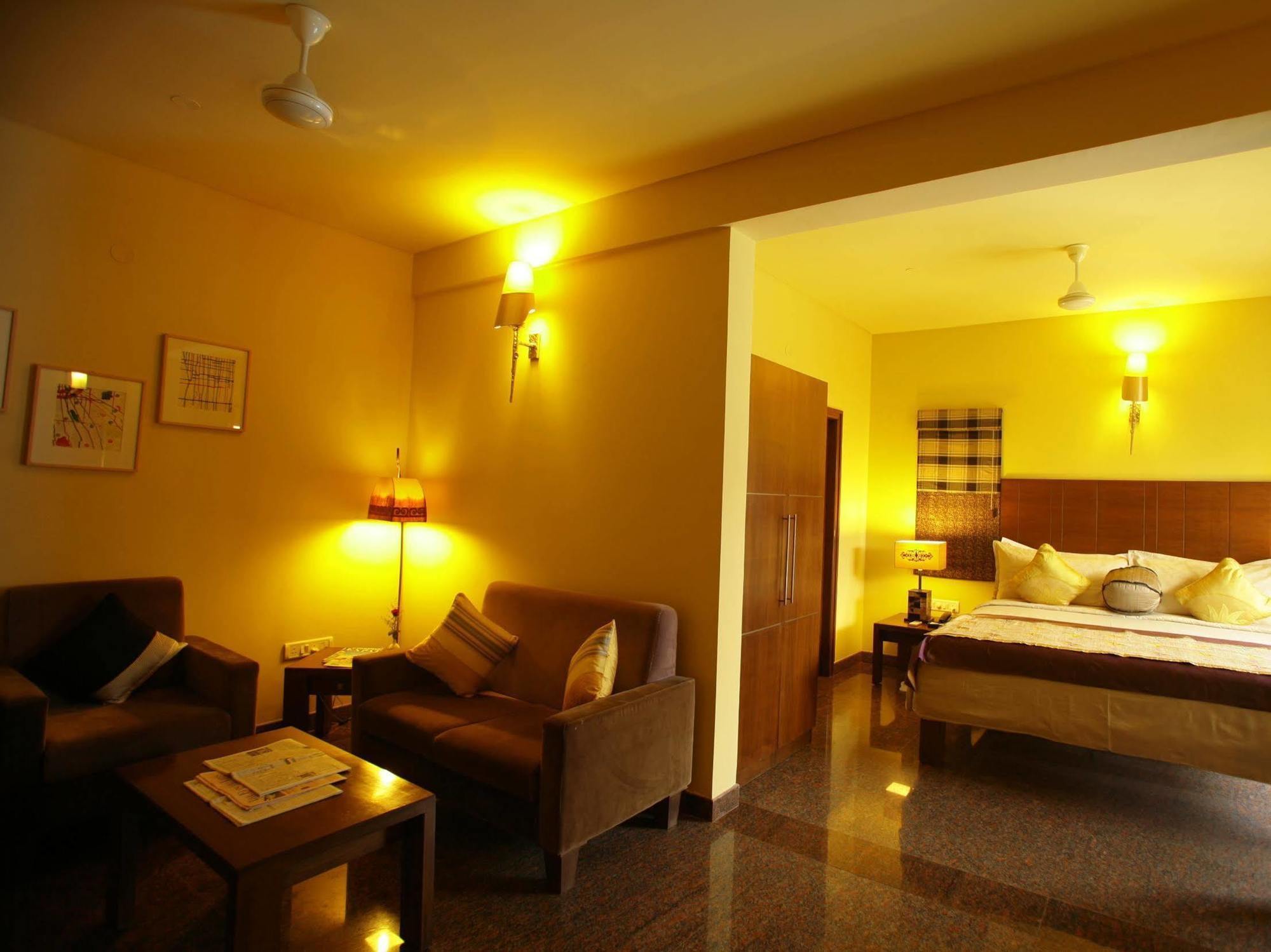 Justa Indiranagar Aparthotel Bangalore Exteriör bild