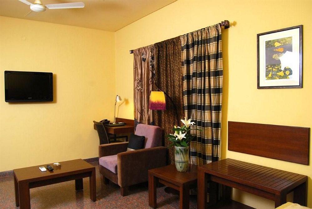 Justa Indiranagar Aparthotel Bangalore Exteriör bild